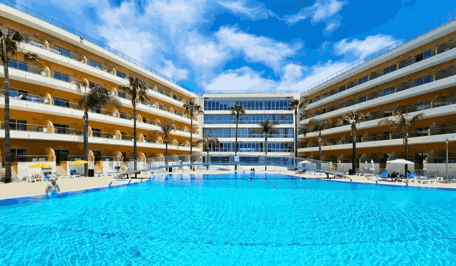 Piscina do Aparthotel Balaia Atlântico